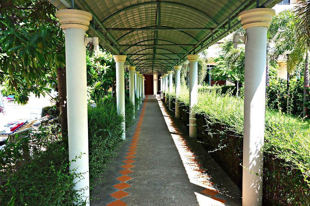 Lek Villa Pattaya Exterior foto